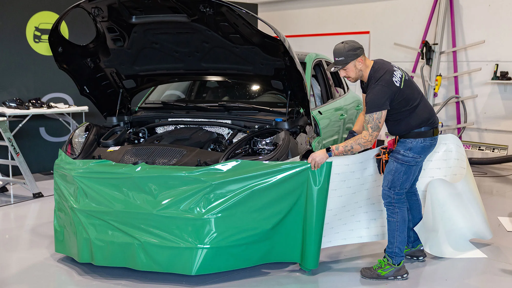 Prima fase wrapping Porsche Macan